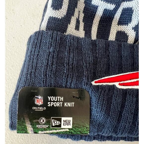 New Era Patriots Youth Sport Knit Beanie  NFL Winter Hat With Pom Pom, NWT - Picture 4 of 4